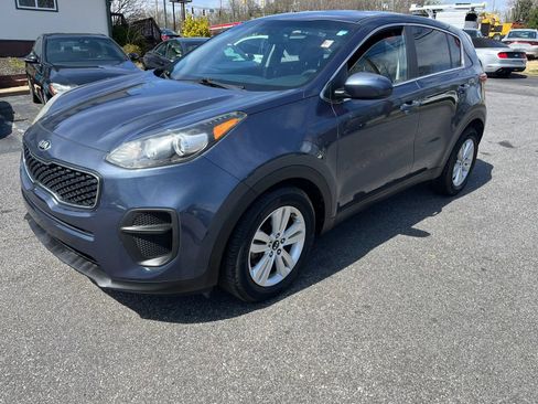 Used 2017 Kia Sportage LX FWD image 2