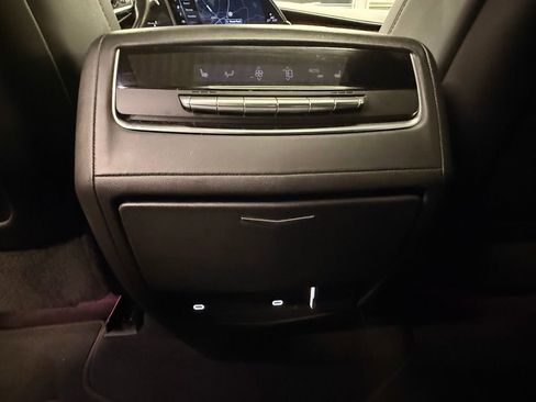 Used 2023 Cadillac Escalade Premium Luxury image 27
