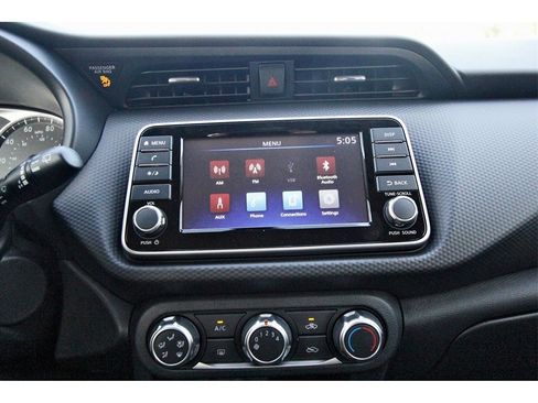 New 2025 Nissan Kicks Play S image 17