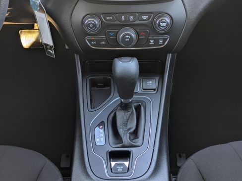 Used 2020 Jeep Cherokee Latitude image 20