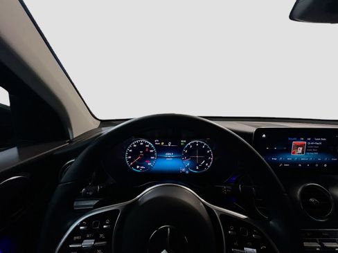 Used 2022 Mercedes-Benz GLC 300 image 7