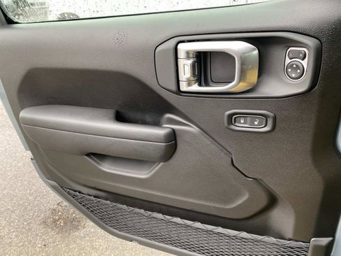 New 2026 Jeep Gladiator Sport image 17