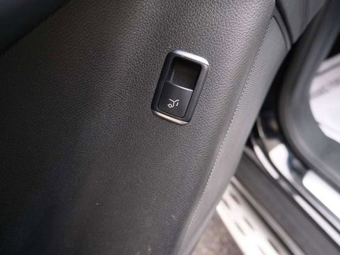 Used 2017 Mercedes-Benz GLS 550 4MATIC image 21