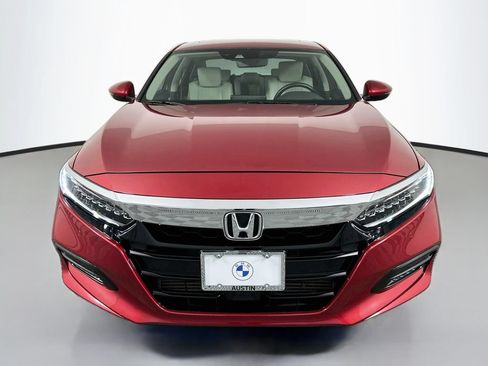 Used 2018 Honda Accord Touring image 2