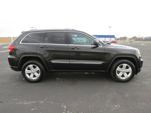 Used 2012 Jeep Grand Cherokee Laredo image 4