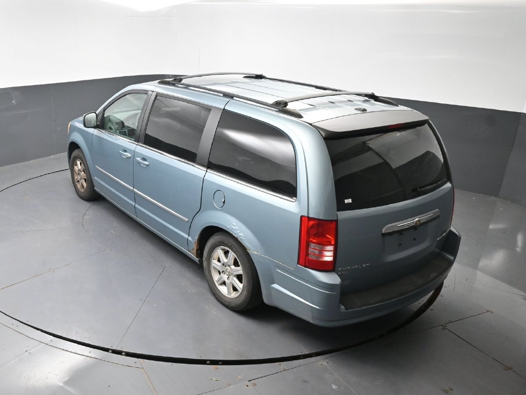 Used 2010 Chrysler Town & Country Touring FWD image 19