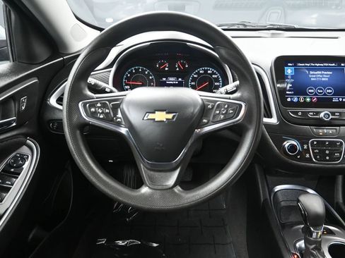 Used 2024 Chevrolet Malibu LT image 32