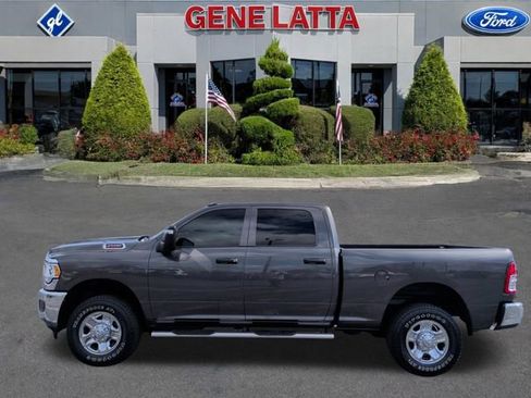 Used 2024 RAM 2500 Tradesman w/ Chrome Appearance Group AWD/4WD image 13