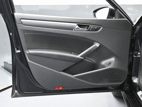 Used 2018 Volkswagen Passat 2.0T S image 35