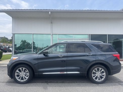 Used 2023 Ford Explorer Limited w/ Equipment Group 301A RWD image 1