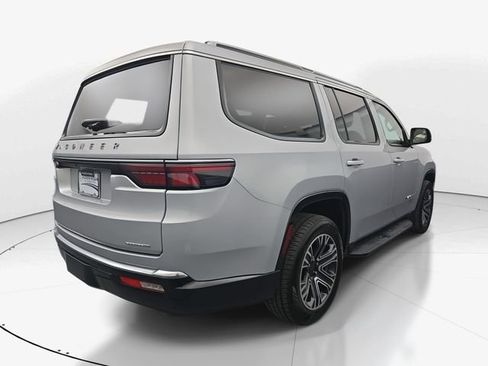 Used 2024 Jeep Wagoneer Series II w/ Flexible Seating Group image 9