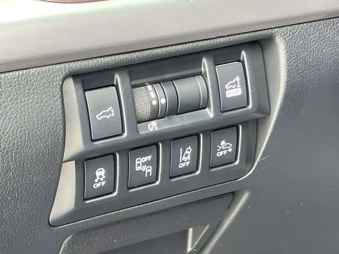 Used 2018 Subaru Outback 2.5i Limited AWD/4WD image 14
