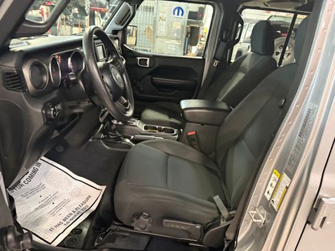 Used 2020 Jeep Wrangler Unlimited Sport AWD/4WD image 36