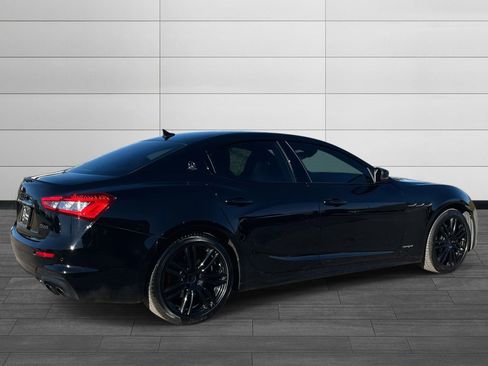 Used 2018 Maserati Ghibli GranSport image 3