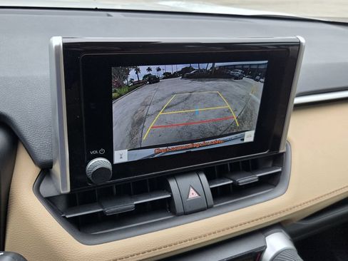 Used 2024 Toyota RAV4 LE AWD/4WD image 19
