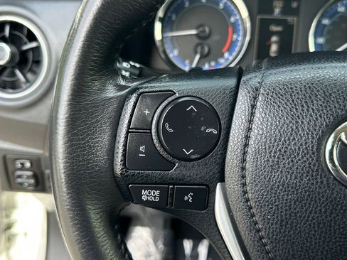 Used 2018 Toyota Corolla SE FWD image 20