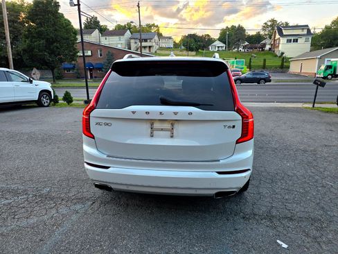 Used 2018 Volvo XC90 T6 Momentum w/ Convenience Package image 6