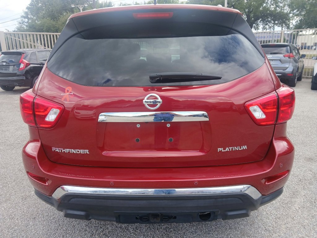 Used 2017 Nissan Pathfinder Platinum w/ Family Entertainment Package FWD image 6