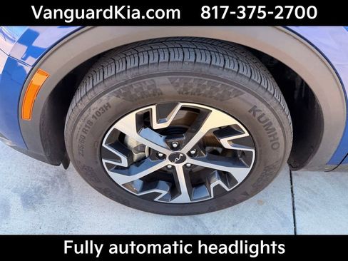 Certified 2025 Kia Sportage EX image 8