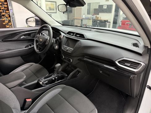 Used 2023 Chevrolet TrailBlazer LS image 19