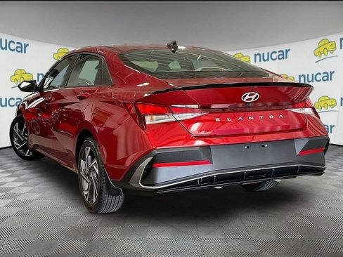 Certified 2025 Hyundai Elantra Sport FWD image 4