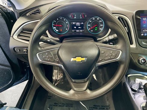 Used 2025 Chevrolet Malibu LT FWD image 11