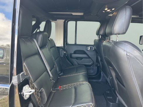 Certified 2022 Jeep Wrangler Unlimited Sahara AWD/4WD image 11