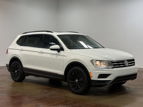 Used 2018 Volkswagen Tiguan SE w/ Panoramic Sunroof Package AWD/4WD image 22