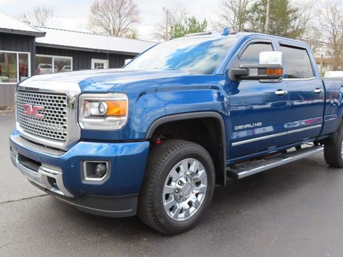 Used 2016 GMC Sierra 2500 Denali w/ Duramax Plus Package image 10