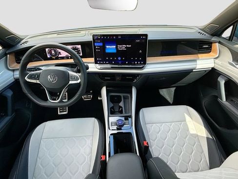 Used 2025 Volkswagen Tiguan SEL R-Line AWD/4WD image 16