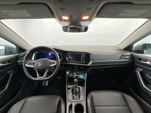 Used 2024 Volkswagen Jetta SE FWD image 10