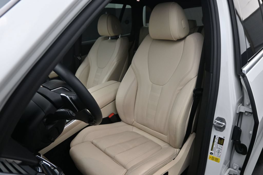 Used 2022 BMW X5 sDrive40i w/ Premium Package RWD image 12
