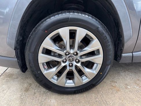 Used 2019 Toyota RAV4 Limited w/ Advanced Technology Package FWD image 49