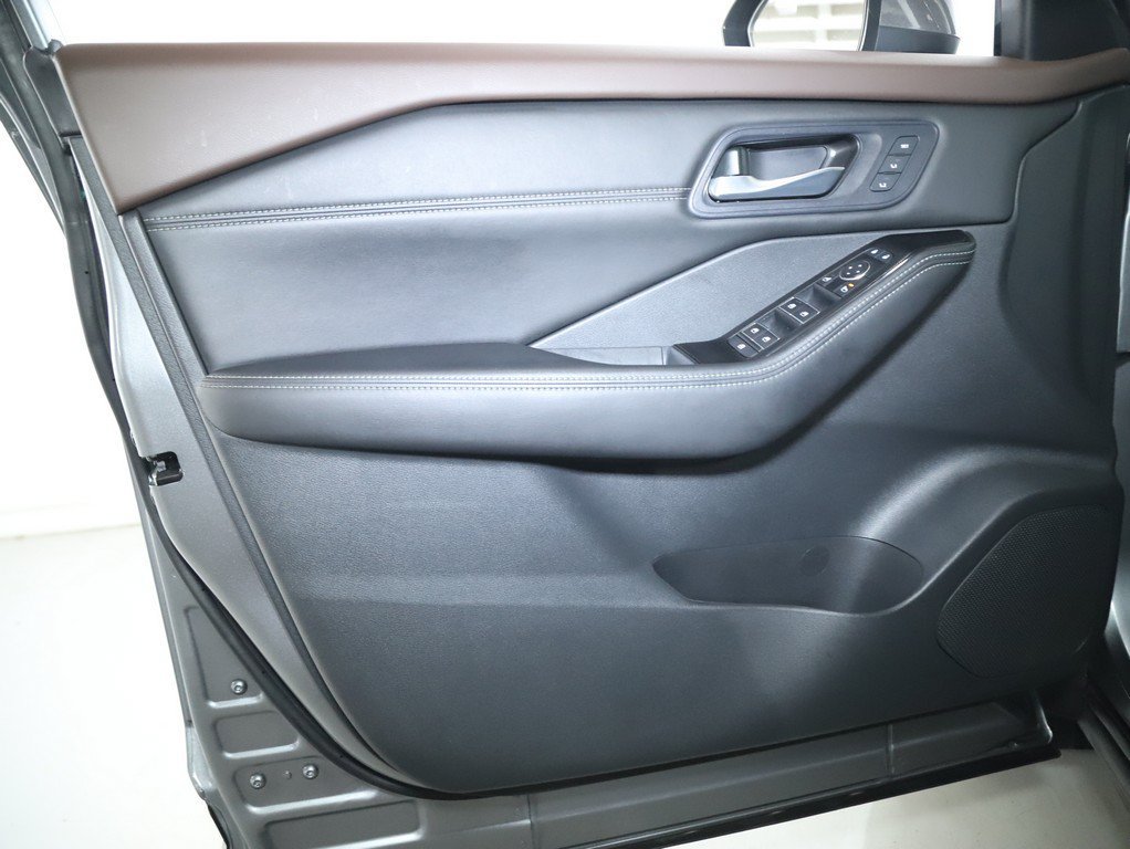 Certified 2023 Nissan Rogue SL w/ SL Premium Package AWD/4WD image 19