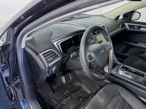 Used 2020 Ford Fusion SE FWD image 9