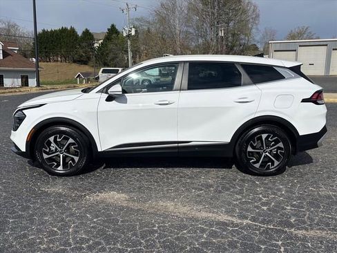 Used 2025 Kia Sportage EX image 23