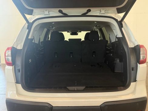 Certified 2023 Subaru Ascent Premium w/ Convenience Package AWD/4WD image 9
