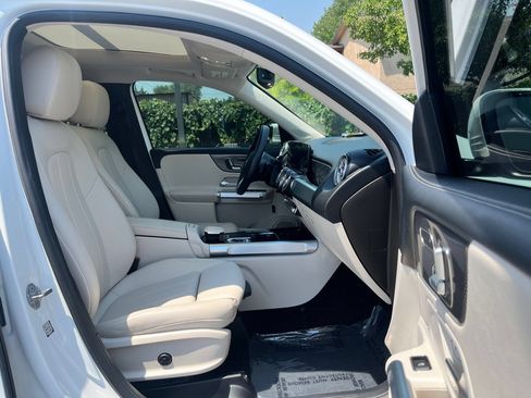 Used 2020 Mercedes-Benz GLB 250 4MATIC image 31