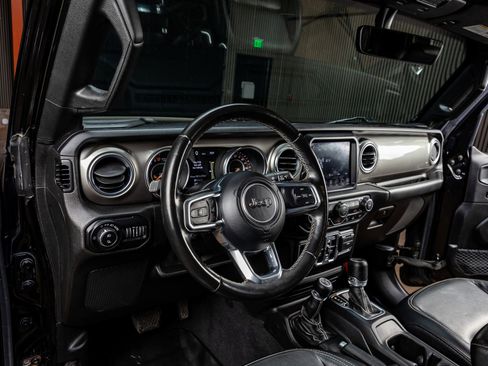 Used 2020 Jeep Gladiator Overland image 14