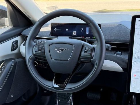 Certified 2025 Ford Mustang Mach-E Premium AWD/4WD image 4
