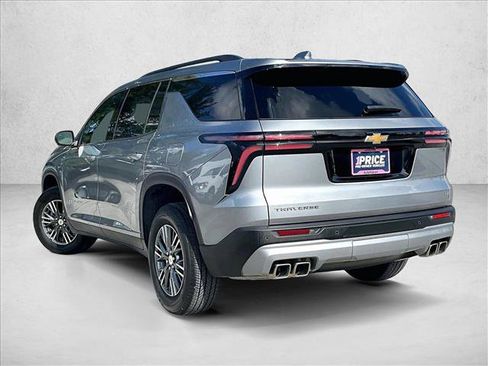 Used 2024 Chevrolet Traverse LT FWD image 13