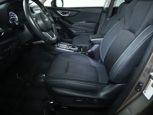 Used 2023 Subaru Forester Premium AWD/4WD image 19