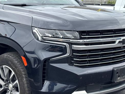 Used 2022 Chevrolet Suburban LT w/ LT Signature Plus Package AWD/4WD image 4