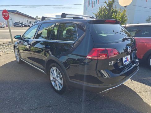 Used 2017 Volkswagen Golf Alltrack S image 6
