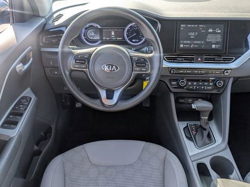 Used 2020 Kia Niro LX FWD image 12