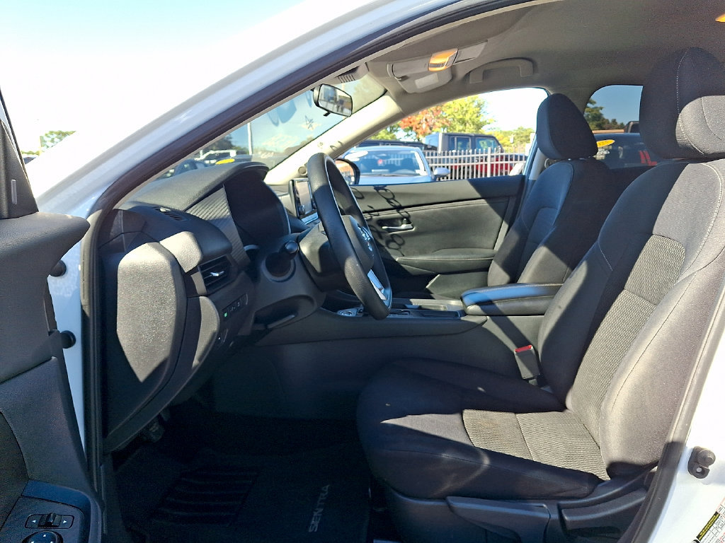 Used 2022 Nissan Sentra S w/ Trunk Package FWD image 12