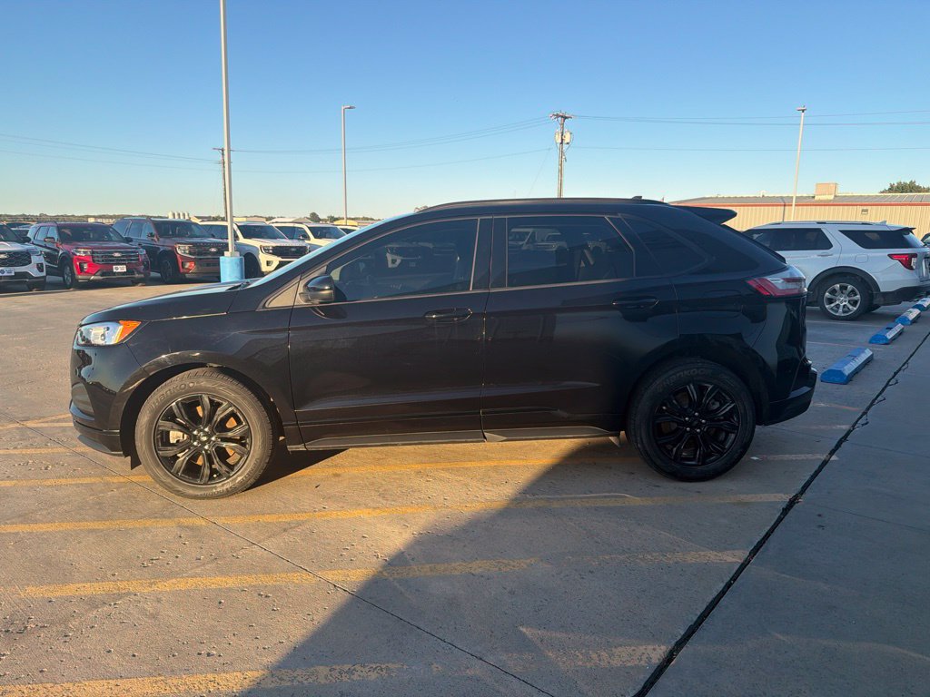 Used 2024 Ford Edge SE w/ Black Appearance Package AWD/4WD image 4