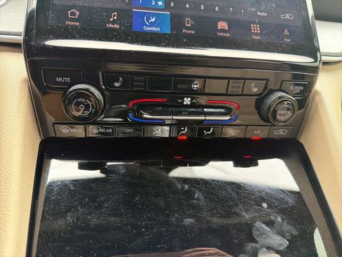 Used 2024 Jeep Grand Cherokee L Limited w/ Trailer Tow Package image 14