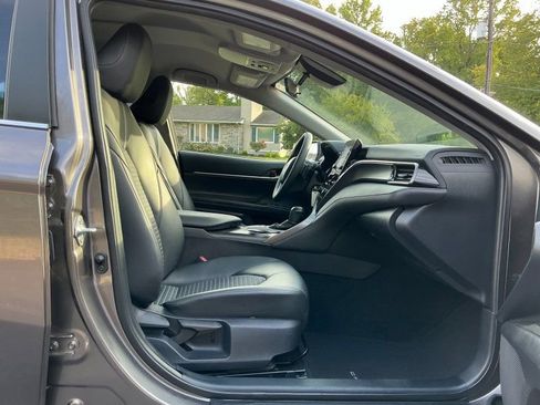 Used 2023 Toyota Camry SE image 10