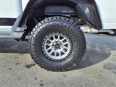 Used 2023 Jeep Gladiator Overland image 8